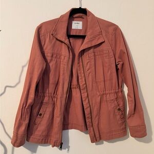 Old Navy Lightweight Rose Pink Utility Jacket
Adjustable Waist Zip Front Pockets
